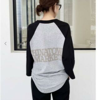 アパルトモンドゥーズィエムクラス(L'Appartement DEUXIEME CLASSE)のL'Apparteme アパルトモン チャイナタウンマーケット Tシャツ (Tシャツ(長袖/七分))