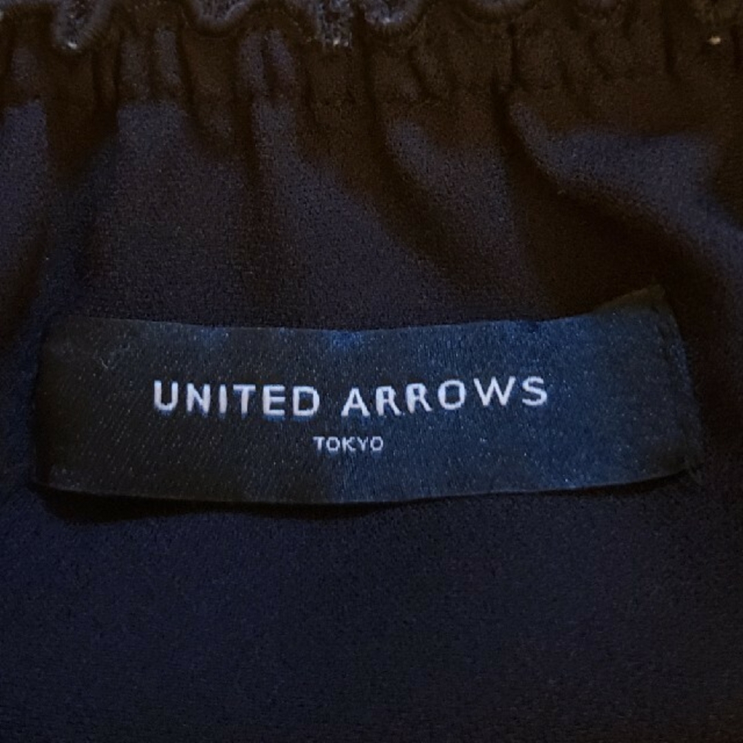 UNITED ARROWS(ユナイテッドアローズ)のユナイテッドアローズ　レースタイトスカート レディースのスカート(ひざ丈スカート)の商品写真