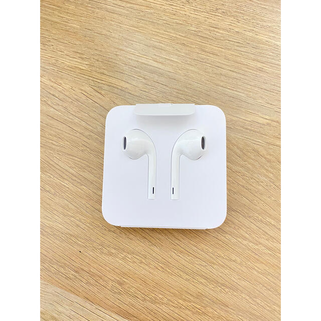 Apple(アップル)のiPhone イヤホン 𓂃𓈒𓏸 スマホ/家電/カメラのオーディオ機器(ヘッドフォン/イヤフォン)の商品写真