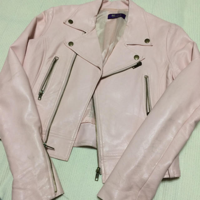 ピンクのレザー レディースのジャケット/アウター(ライダースジャケット)の商品写真