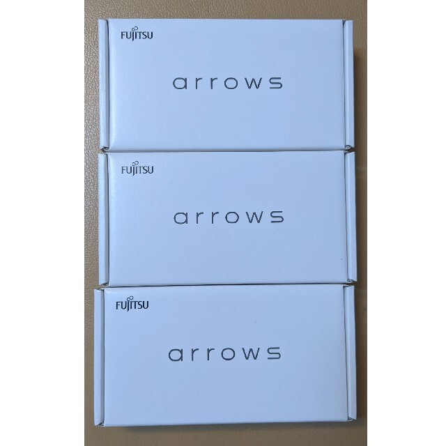 arrows(アローズ)のarrows RX ホワイト 3台 富士通 FUJITSU SIMフリー スマホ/家電/カメラのスマートフォン/携帯電話(スマートフォン本体)の商品写真