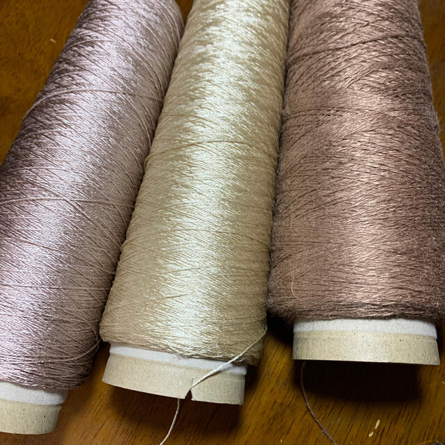 絹糸　麻糸 ハンドメイドの素材/材料(生地/糸)の商品写真