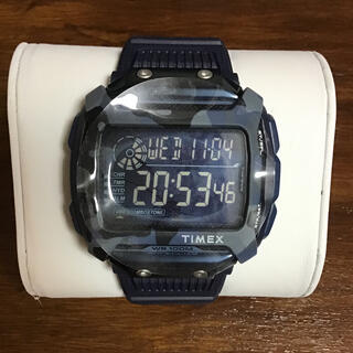 タイメックス迷彩柄デジタル腕時計