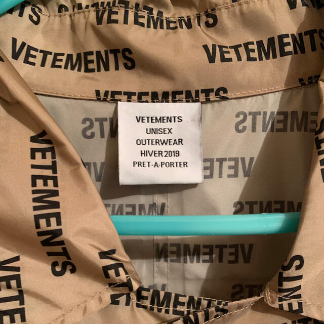 VETEMENTS レインコート