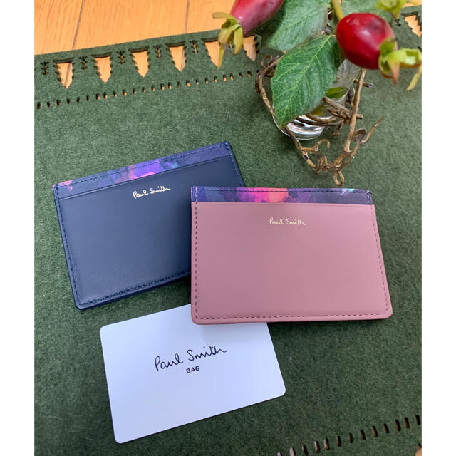 Paul Smith(ポールスミス)のポールスミス★ネイビー革レザーパスケース新品★フローラルカードケース レディースのファッション小物(名刺入れ/定期入れ)の商品写真