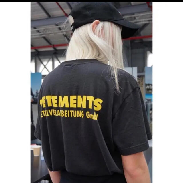 VETEMENTS GmbHロゴ Tシャツ