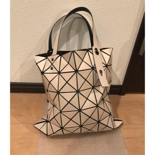 イッセイミヤケ(ISSEY MIYAKE)のイッセイミヤケISSEY MIYAKE  バオバオ幾何学模様立体バッグ(トートバッグ)