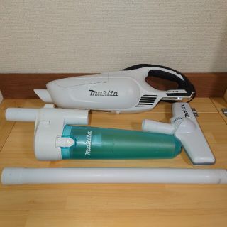 マキタ(Makita)のマキタ　18V　中古　充電式クリーナ　CL182FD(掃除機)