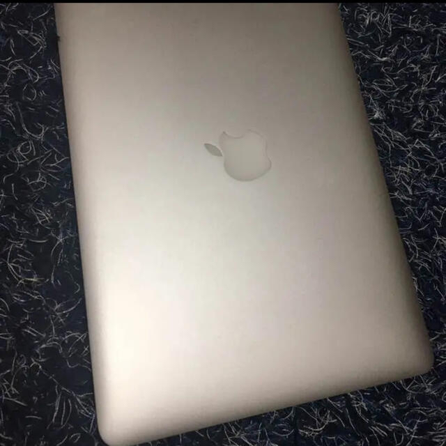 MacBook Air 13インチ 128GB  i7 8GB 使用回数少