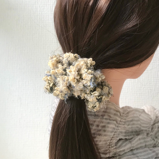 ニットシュシュ（3個セット） ハンドメイドのアクセサリー(ヘアアクセサリー)の商品写真