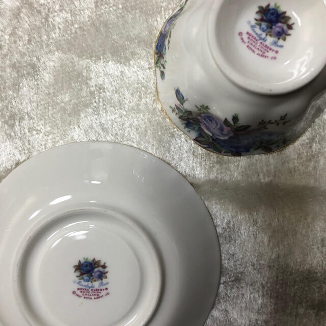 ROYAL ALBERT(ロイヤルアルバート)のロイヤル　アルバート　ムーンライト　ローズ　カップ＆ソーサー　未使用　美品 インテリア/住まい/日用品のキッチン/食器(食器)の商品写真