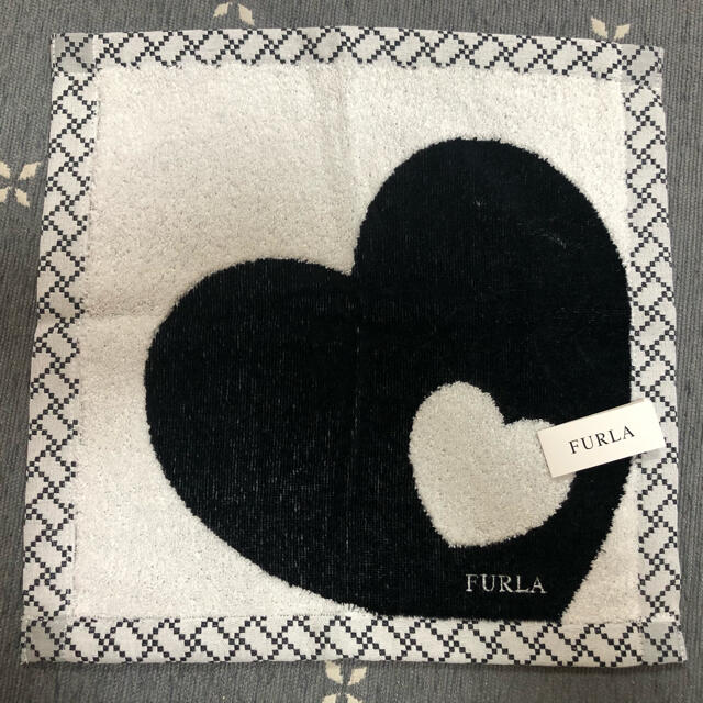 Furla(フルラ)のタオルハンカチ レディースのファッション小物(ハンカチ)の商品写真