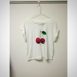 グレイル(GRL)のトップス(Tシャツ(半袖/袖なし))