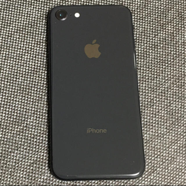 れなしの iPhone SIMフリー iPhone本体の通販 by :°ʚ♥ɞ*｜アイフォーンならラクマ - iPhone8 64GB ⋙スマホ