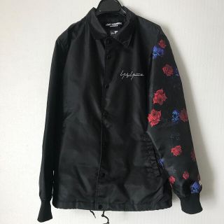 ヨウジヤマモト(Yohji Yamamoto)のヨウジヤマモト　ニューエラ　スカルローズ　コーチジャケット(ナイロンジャケット)