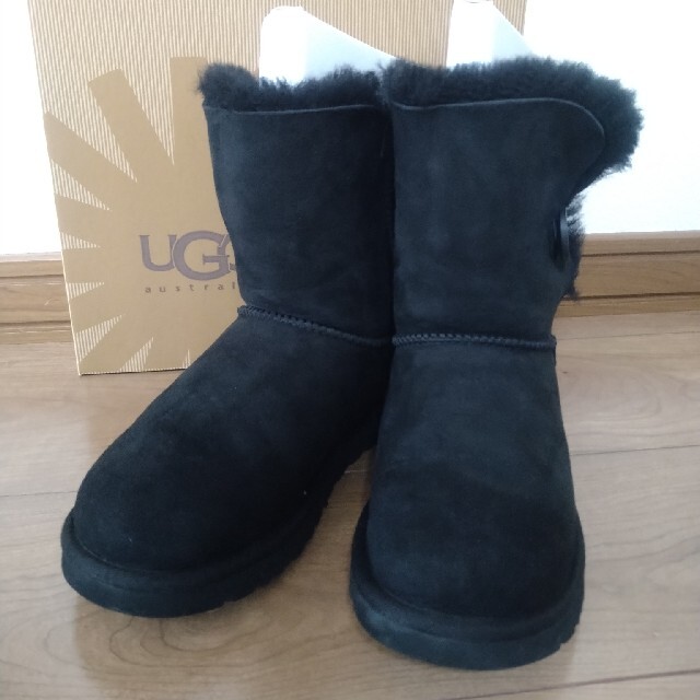 ugg ベイリーボタン　ムートン　ブーツ