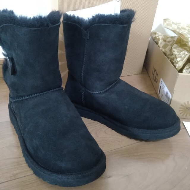 ugg ベイリーボタン　ムートン　ブーツ