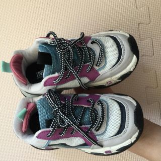 ザラキッズ(ZARA KIDS)のZARA キッズ　スニーカー(スニーカー)