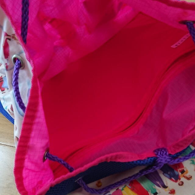 fafa(フェフェ)のfafa☆フェフェ☆リュック☆スワン☆大きいサイズ レディースのバッグ(リュック/バックパック)の商品写真