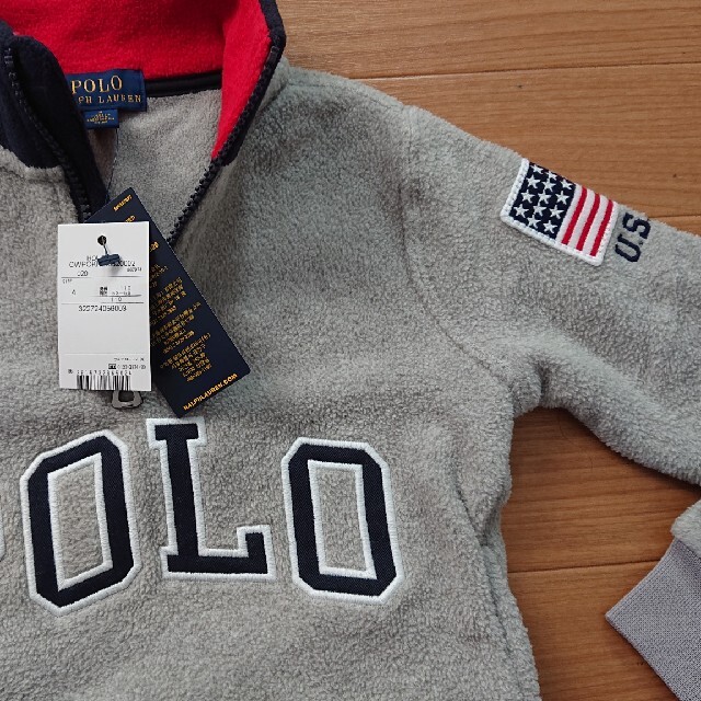 POLO RALPH LAUREN(ポロラルフローレン)の【新品】ラルフローレン フリース プルオーバー サイズ４ キッズ/ベビー/マタニティのキッズ服男の子用(90cm~)(Tシャツ/カットソー)の商品写真