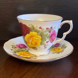 ロイヤルアルバート(ROYAL ALBERT)の英国　クィーンアン　カップソーサー　アンティーク　薔薇　美品(グラス/カップ)