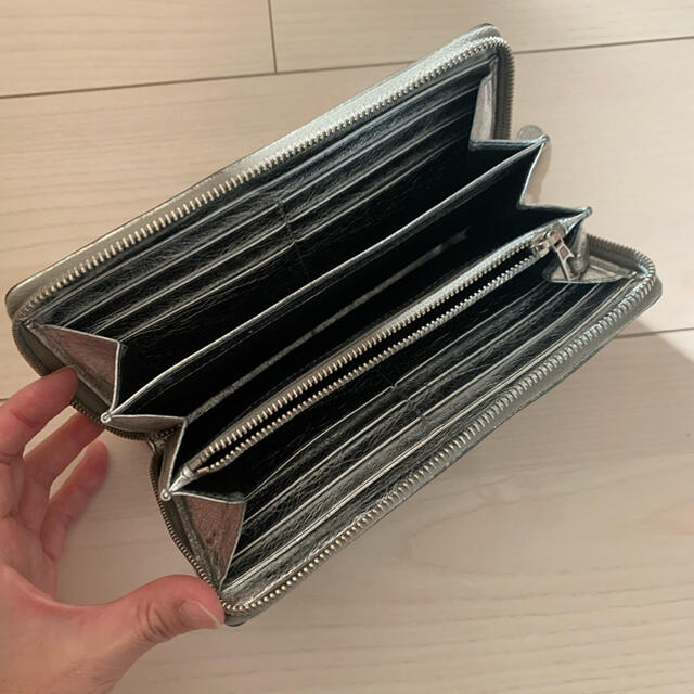 バレンシアガ 長財布 シルバー
