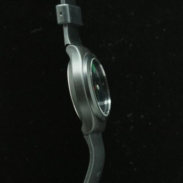 珍品・アルファロメオのマークが見え隠れする面白い時計ですの 珍品・アルファロメオのマークが見え隠れする面白い時計ですの