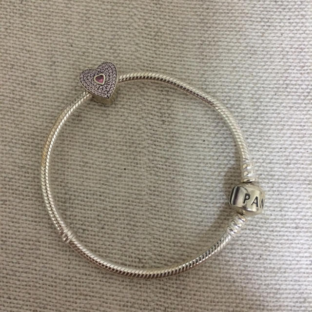 Pandora ブレスレット チャーム3個付き ちっさく Pandora ブレスレット チャーム3個付き ちっさく