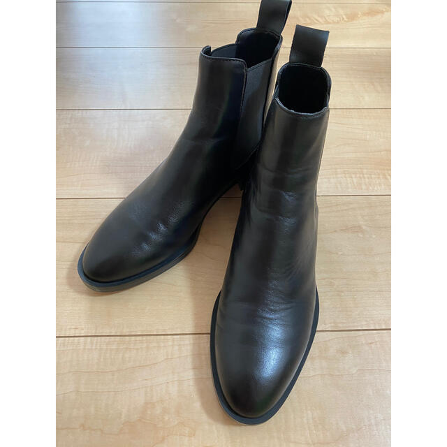 ZARA フラットレザーショートブーツ36