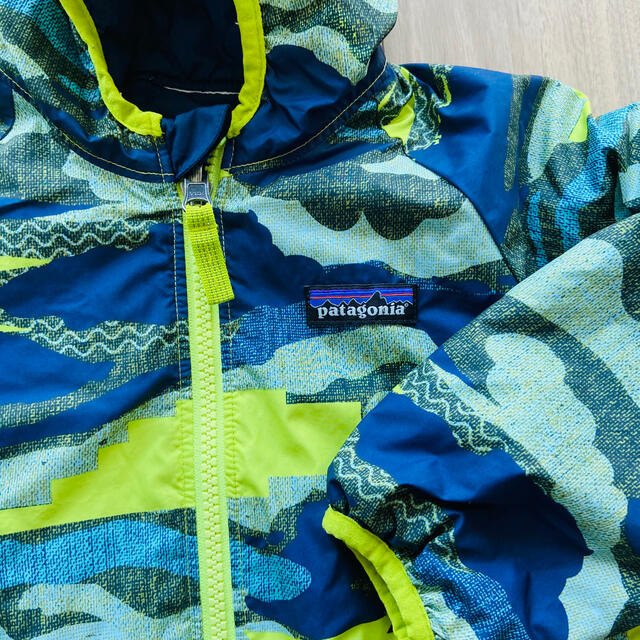 patagonia(パタゴニア)の【再値下げ】【Patagonia】ダウン　セーター　フーディ　80サイズ キッズ/ベビー/マタニティのベビー服(~85cm)(ジャケット/コート)の商品写真