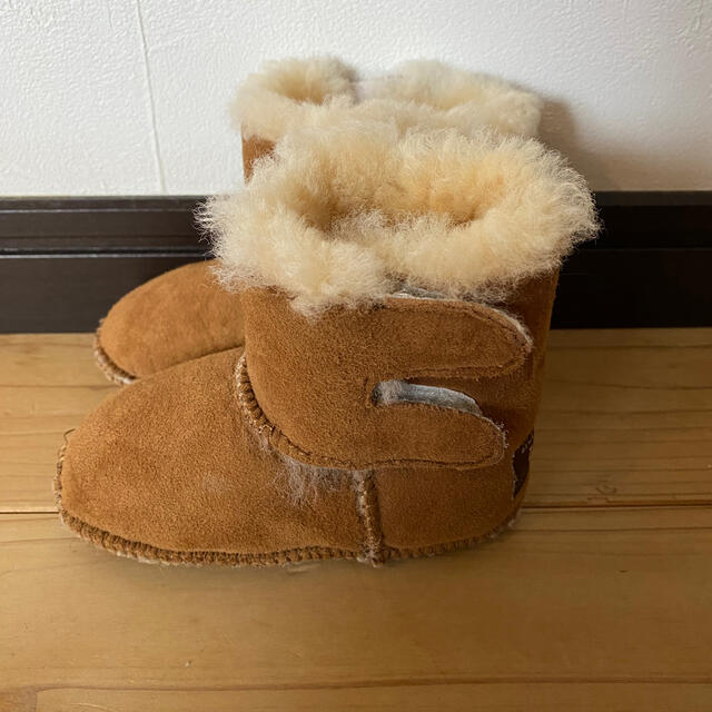 UGG(アグ)のugg ムートンブーツベビー キッズ/ベビー/マタニティのベビー靴/シューズ(~14cm)(ブーツ)の商品写真