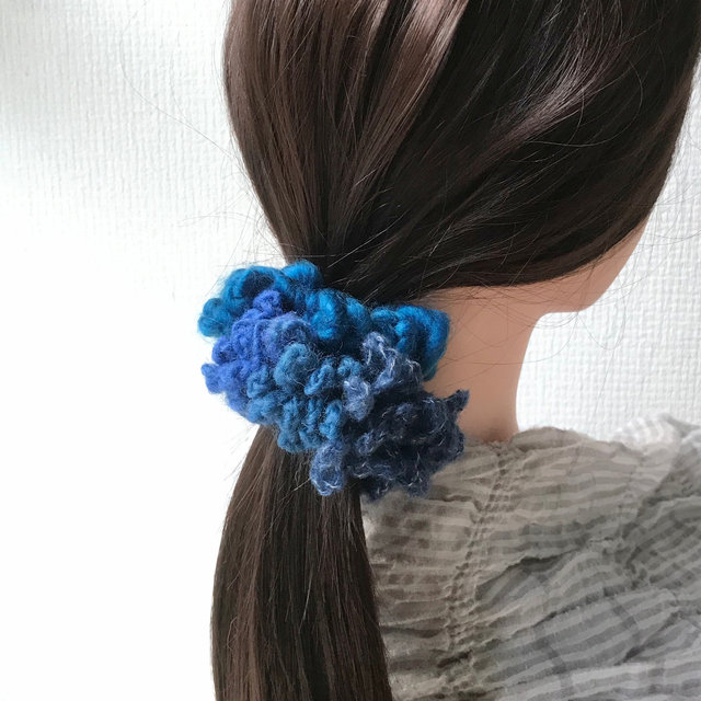 ニットシュシュ（3個セット） ハンドメイドのアクセサリー(ヘアアクセサリー)の商品写真