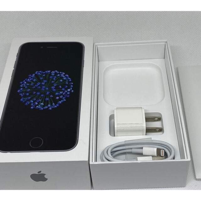 Apple(アップル)のiPhone6 本体 64GB スペースグレイ スマホ/家電/カメラのスマートフォン/携帯電話(スマートフォン本体)の商品写真