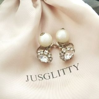 ジャスグリッティー(JUSGLITTY)のJUSGLITTY フラワー×パール ダブルキャッチイヤリング(イヤリング)