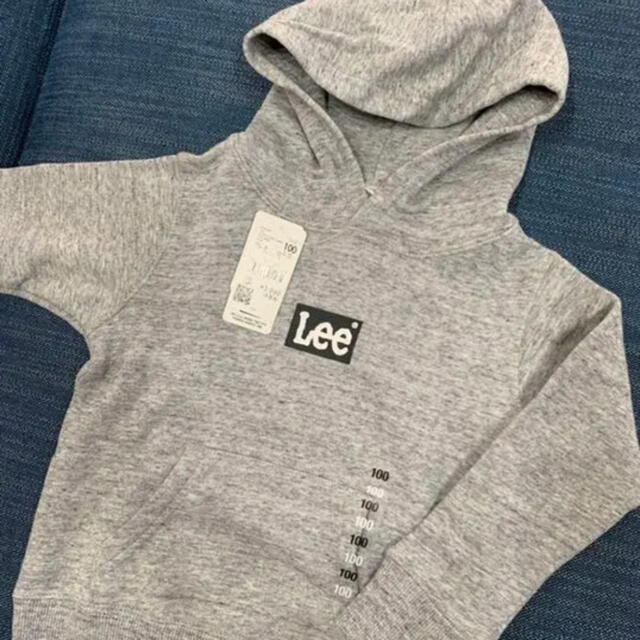 Lee(リー)のleeボックスロゴ　グレーパーカー キッズ/ベビー/マタニティのキッズ服男の子用(90cm~)(ジャケット/上着)の商品写真