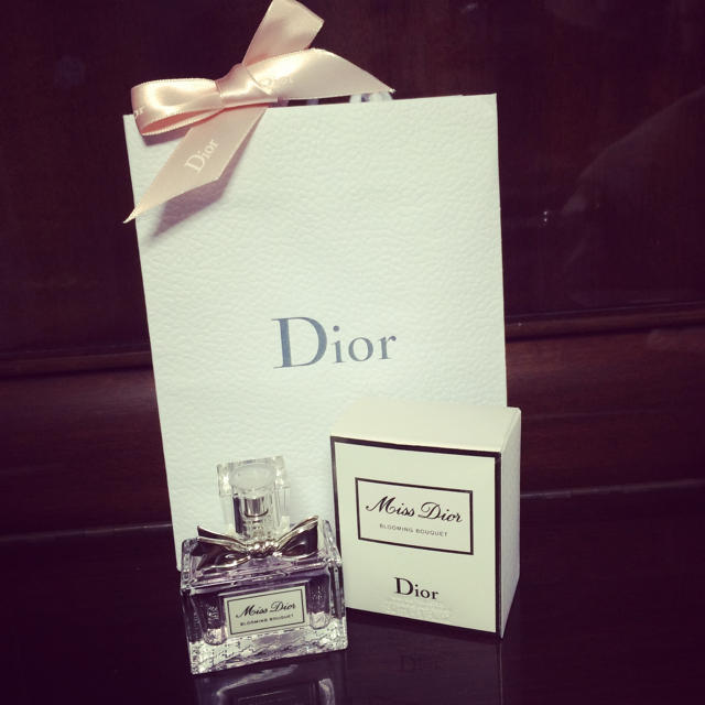 Christian Dior(クリスチャンディオール)のMissDior♡ブルーミングブーケ コスメ/美容の香水(香水(女性用))の商品写真