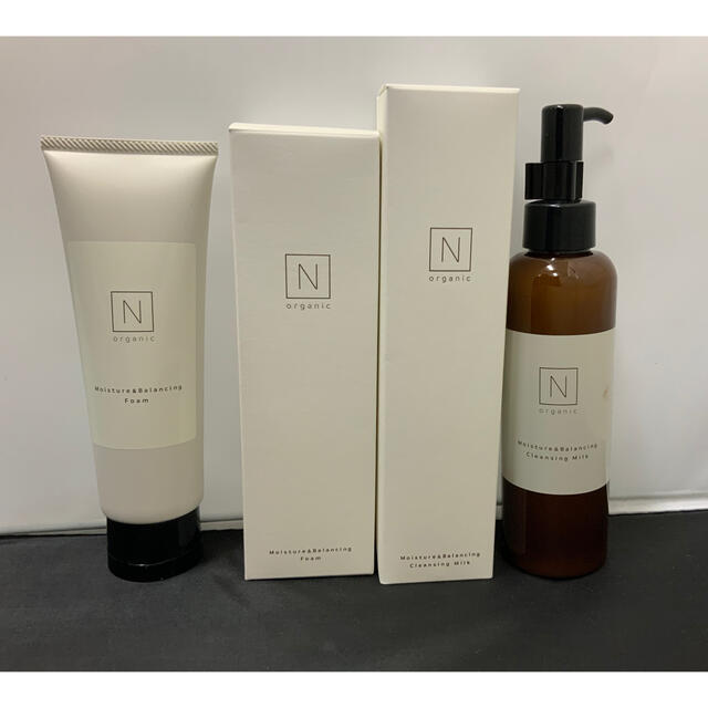 N organic モイスチュア＆バランシグ　フォーム　クレンジングミルク コスメ/美容のスキンケア/基礎化粧品(クレンジング/メイク落とし)の商品写真