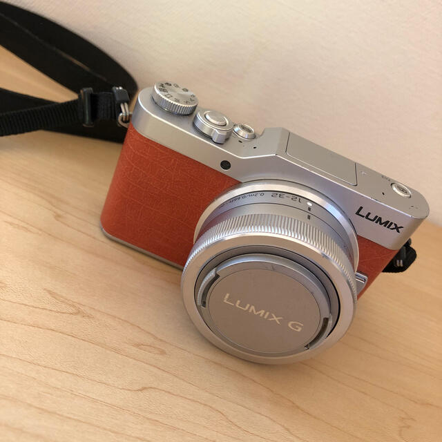 LUMIX GF9 オレンジ スマホ/家電/カメラのカメラ(ミラーレス一眼)の商品写真