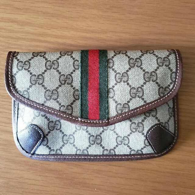 Gucci(グッチ)のGUCCIポーチ レディースのファッション小物(ポーチ)の商品写真