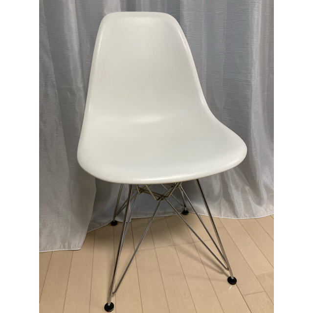 EAMES(イームズ)のイームズ サイドシェルチェア DSR ホワイト クロームベース インテリア/住まい/日用品の椅子/チェア(その他)の商品写真