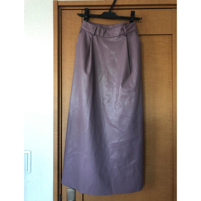GU(ジーユー)のGUレザー風ロング丈スカート レディースのスカート(ロングスカート)の商品写真