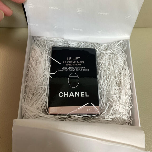 CHANEL シャネル(未使用・ギフトBOX入)☆ ル リフト ラ クレームマン 2