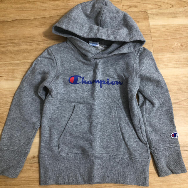 Champion(チャンピオン)のchampion  パーカー　トレーナー　キッズ　120 キッズ/ベビー/マタニティのキッズ服男の子用(90cm~)(Tシャツ/カットソー)の商品写真