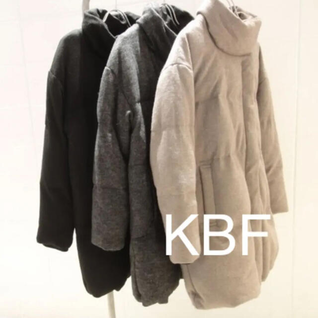 KBF(ケービーエフ)のKBF ダウンコート レディースのジャケット/アウター(ダウンコート)の商品写真