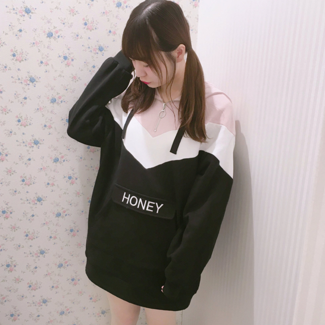 Honey Cinnamon(ハニーシナモン)の⚠️11月末処分⚠️【HONEY CINNAMON】ハーフジップパーカー🖤 レディースのトップス(パーカー)の商品写真