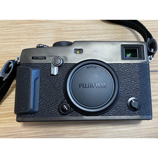 フジフイルム(富士フイルム)の1日限定値下げ中！FUJIFILM X-PRO3 DRブラック　ミラーレス一眼(ミラーレス一眼)