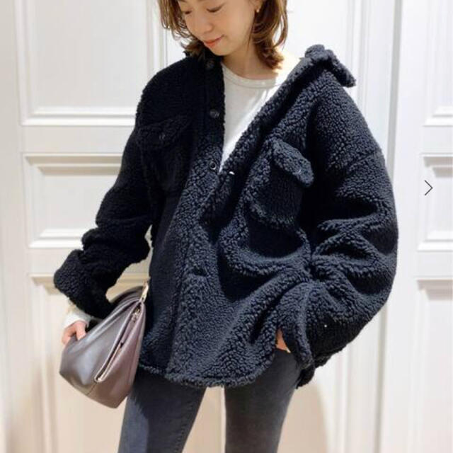 Yves Saint Laurent シェル文字盤 レディース腕時計 1060 Yves Saint Laurent シェル文字盤 レディース腕時計 1060