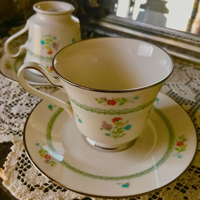 Noritake(ノリタケ)のNoritake IVORY CHINA 7195  /  カップ&ソーサー2脚 インテリア/住まい/日用品のキッチン/食器(食器)の商品写真