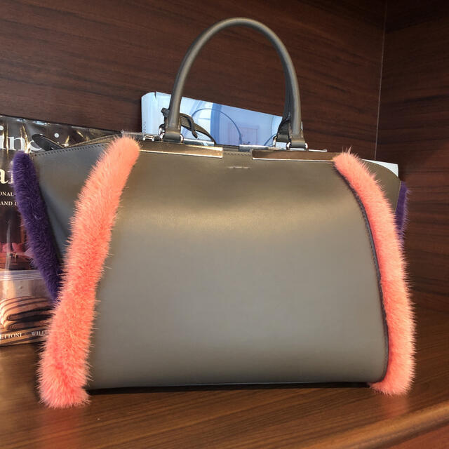 FENDI(フェンディ)のFENDI トロワジュール　2way  ⭐️新品⭐️ レディースのバッグ(ハンドバッグ)の商品写真