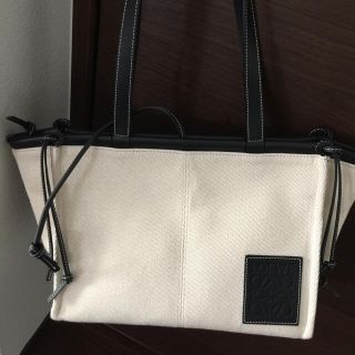 ロエベ(LOEWE)のLOEWE  クッショントート  スモール (トートバッグ)